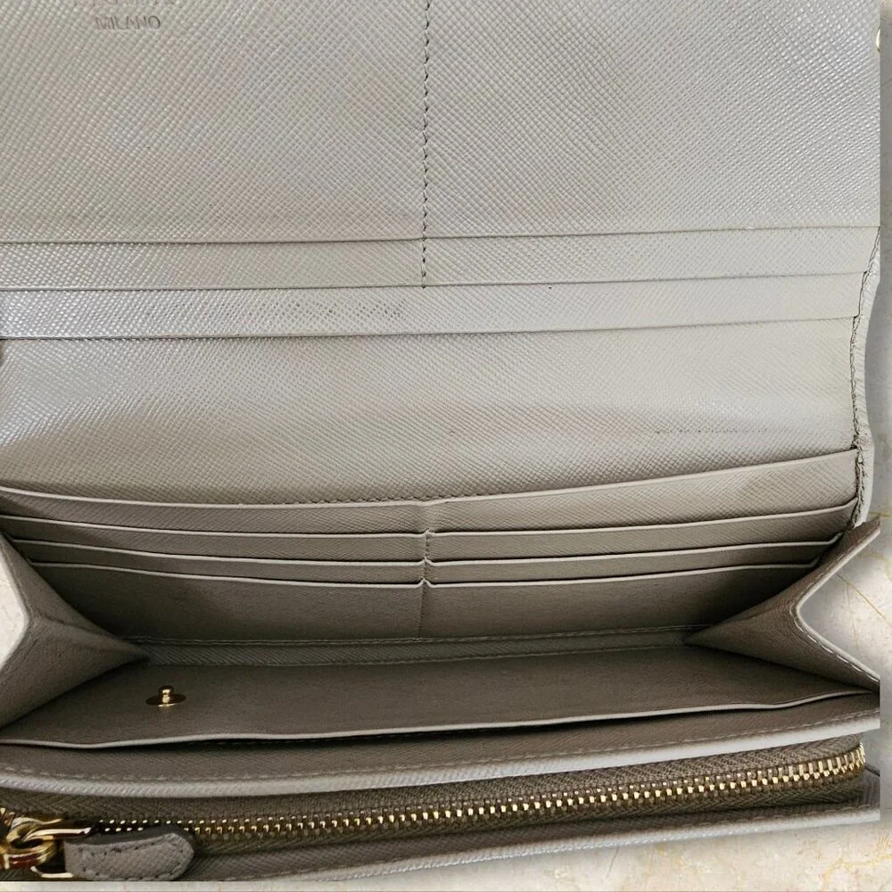Prada milano saffiano